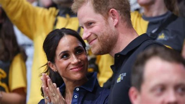 Harry and Meghan urged to ‘break silence’ on race row with royals