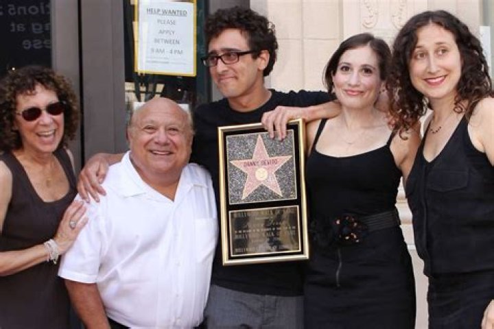 Rhea Perlman, Danny Devito Wife Bio, Height, Age, Kids, Net Worth